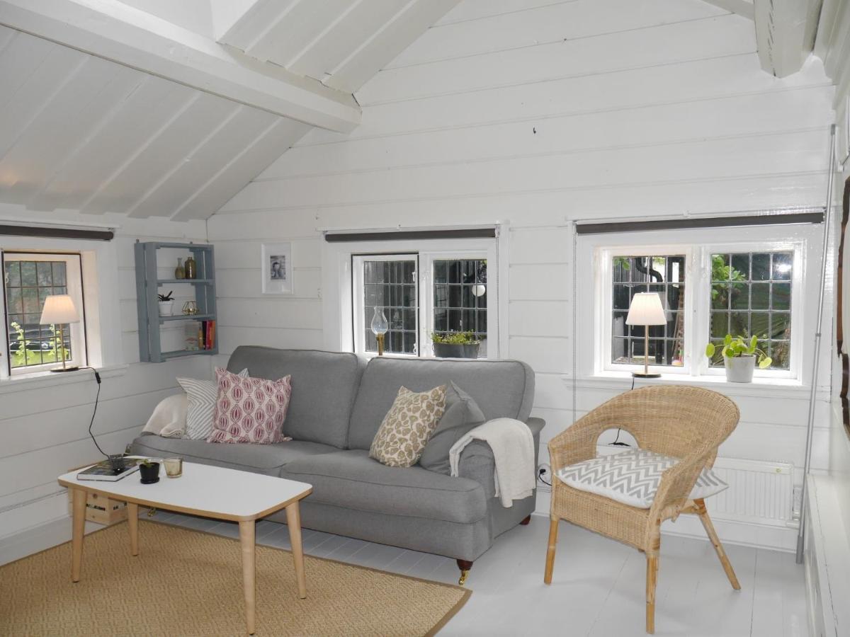 Homestay Havsnaera 1700-tals Timmerstuga Angelholm