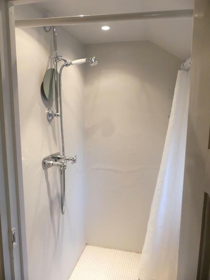Havsnaera 1700-tals Timmerstuga Homestay *